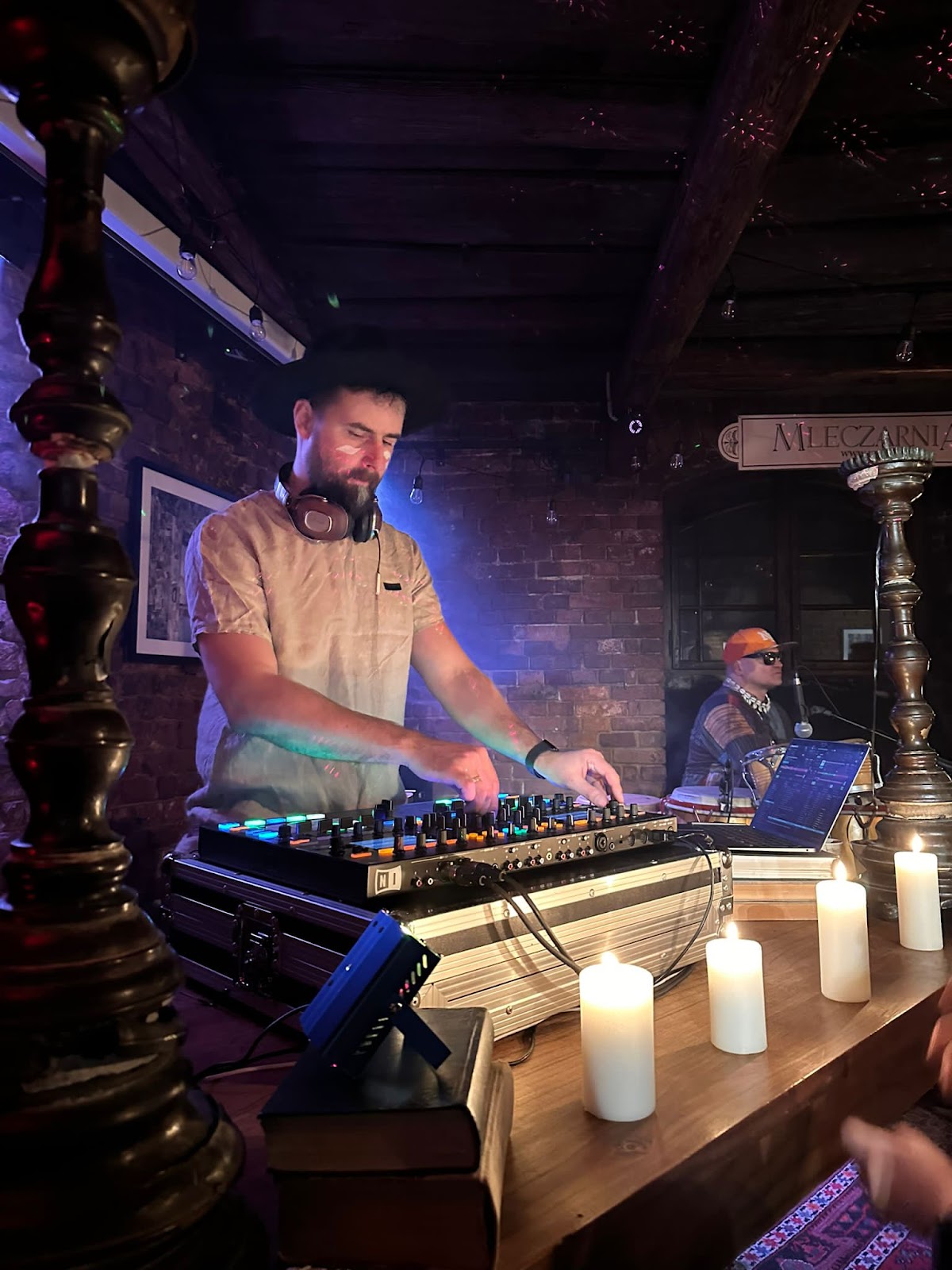DAVE VAN RA – DJ
